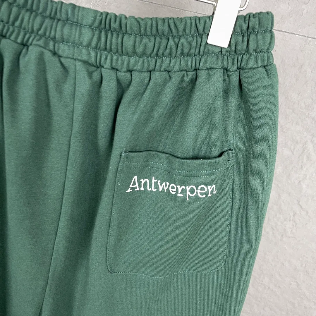：A 49 Balenciga/ ， ， ， ， ， ，OS ， ， Same Style。 Sizes M -2xl